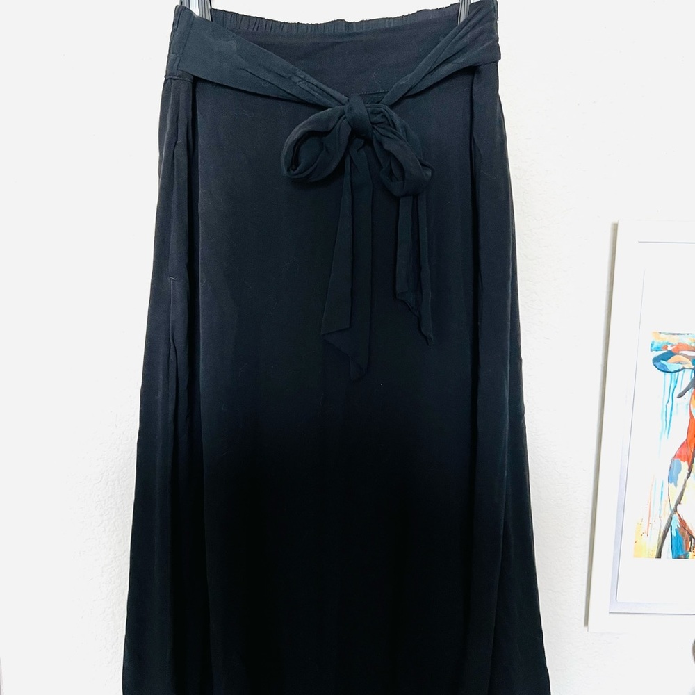 Black Midi Skirt with bow